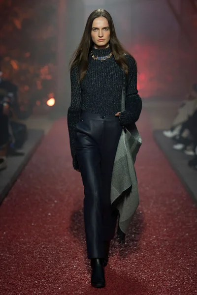Look 4